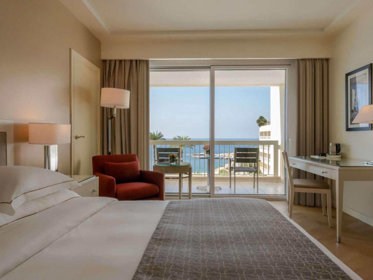Resort Moevenpick 5*