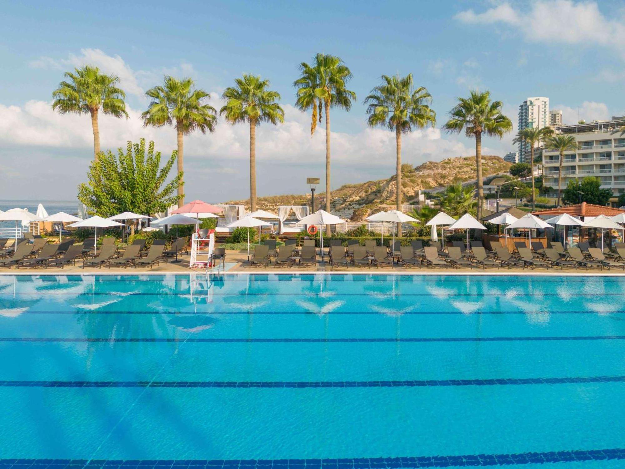 Resort Moevenpick 5*