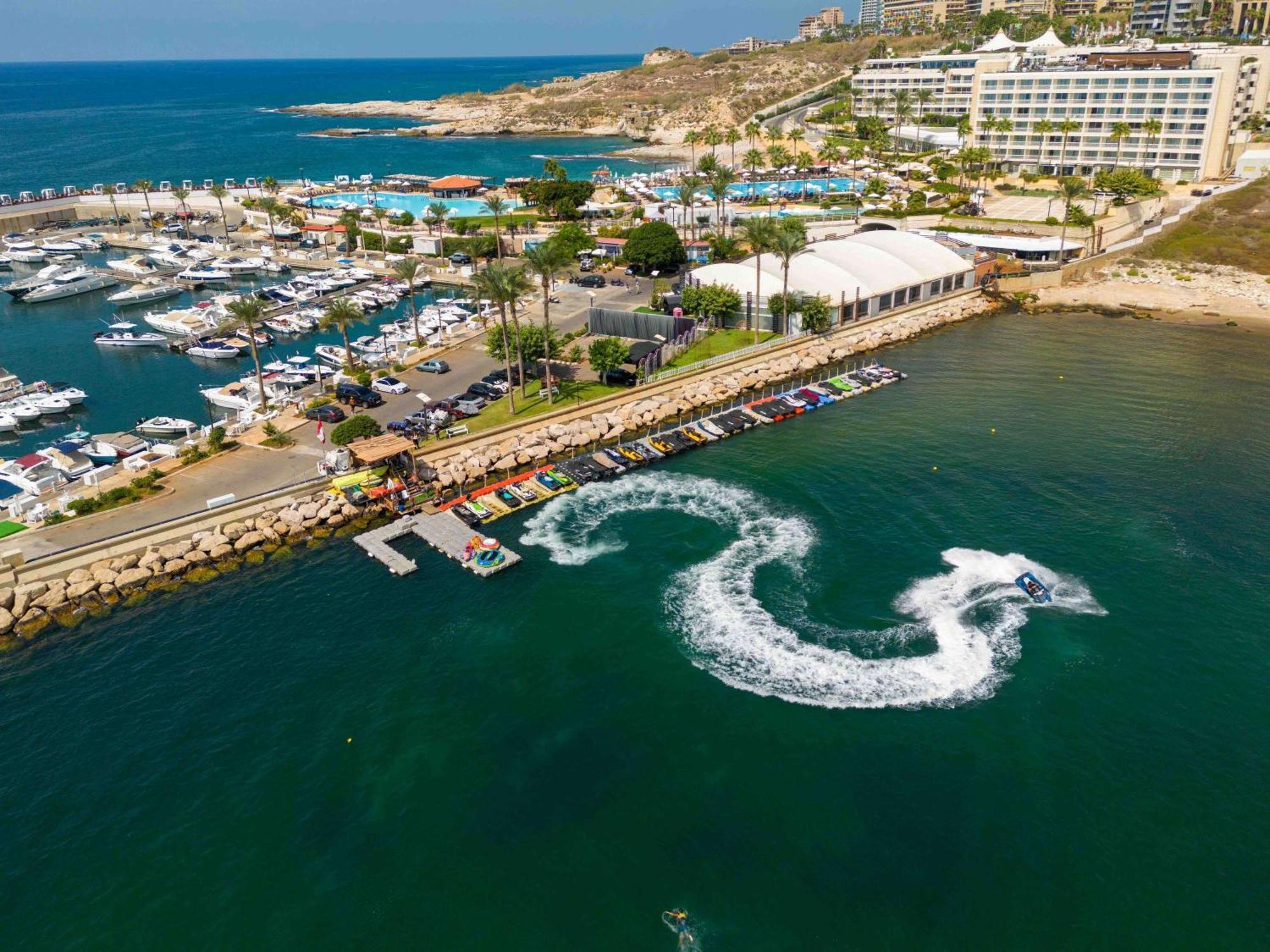 Moevenpick Resort