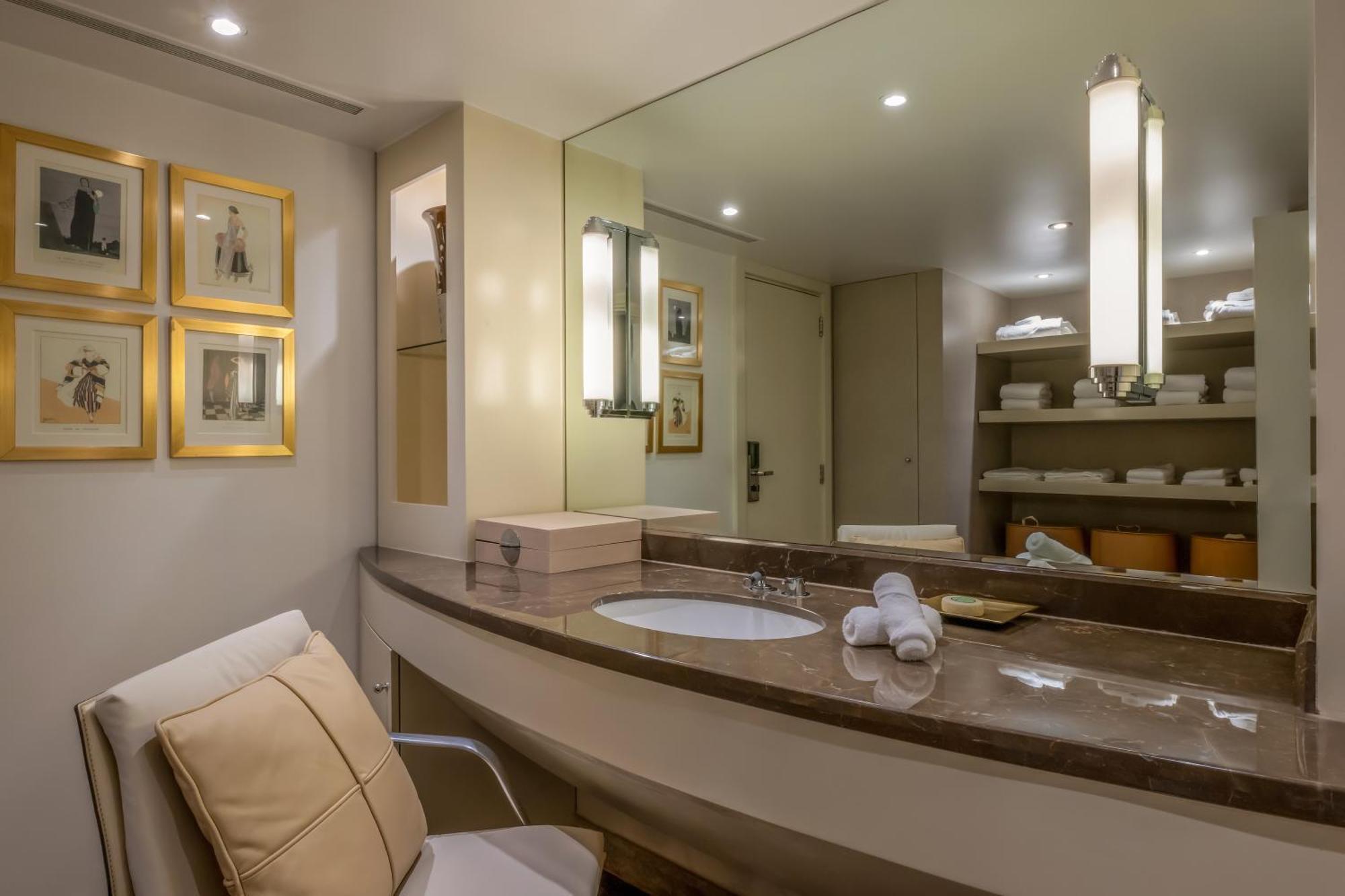 Resort Moevenpick 5*