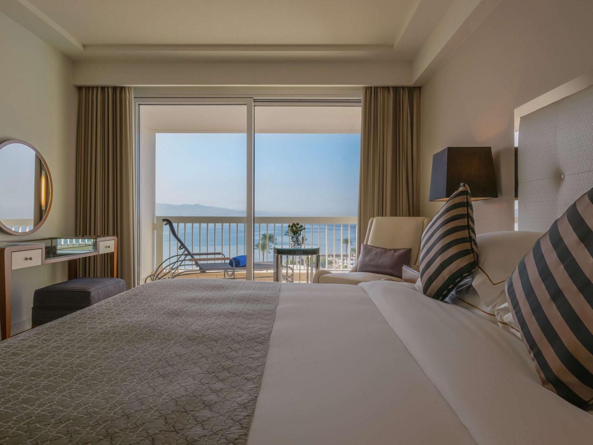 Resort Moevenpick 5*